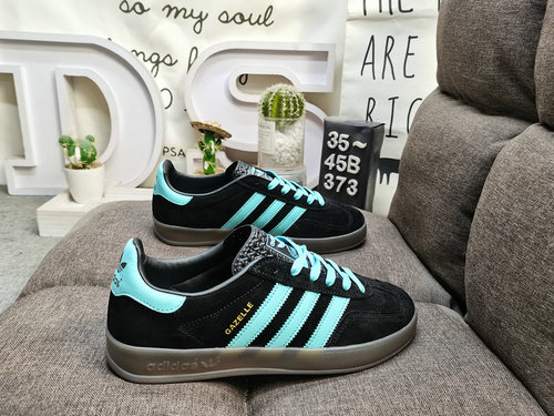 373D Adidas Gazelle Indoor JR7112 casual, durable, lightweight, low top board shoes. This Adidas spo