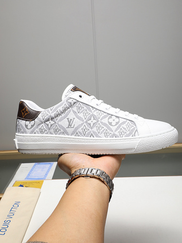 LV * Men's code: 0316B30 Size: 38-44 (45 customized).