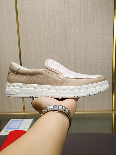 Valentino Men's Edition Code: 0326B50 Size: 38-44 (45 Customized)