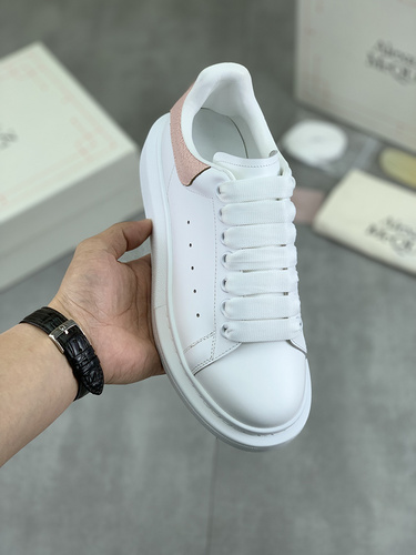 McQueen * Couple Style Code: 0314B40 Size: 35-45