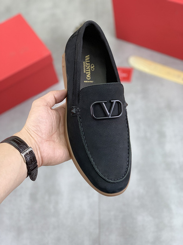 Valentino Men's Edition Code: 0327B90 Size: 38-44
