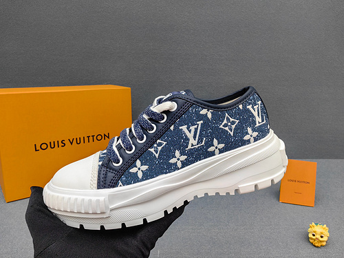 LV * Couple Style Code: 0323C50 Size: 35-45 (Female 34, Male 41, Order 46)