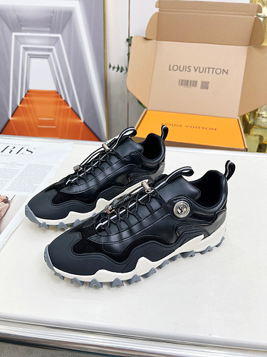 LV * Couple Style Code: 0323D00 Size: Female Size 35-42, Male Size: 38-46 (38, 39, 45, 46 customized