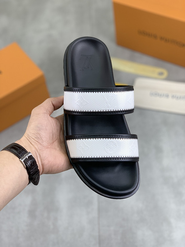 LV * Men's Code: 0327A90 Size: 39-44