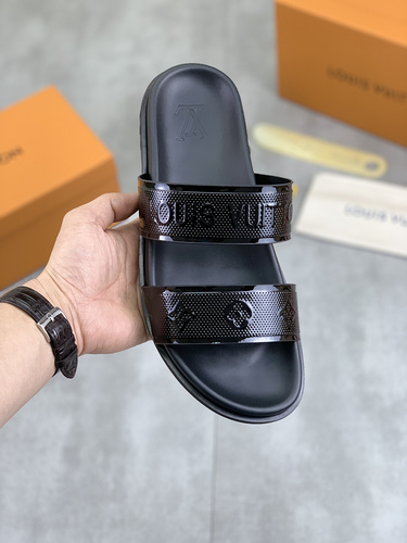 LV * Men's Code: 0327A90 Size: 39-44