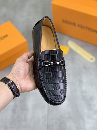 LV * Men's Code: 0327B20 Size: 38-45