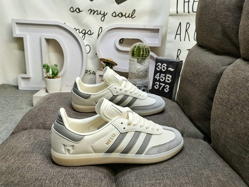 373DAdidas SAMBA MESSI JQ0266: The classic Originals in recent years are made of original suede leat