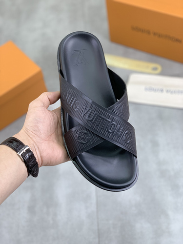 LV * Men's Code: 0327A90 Size: 39-44