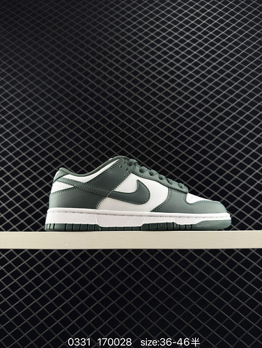 ✅ Nike SB Dunk Low Board Shoes SB Series Classic Versatile Casual Sports Board Shoes The thickened t