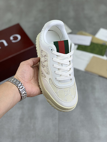 Gucci * Couple Style Code: 0314C20 Size: Female 35-40, Male 39-45