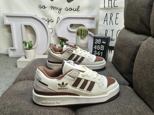 341D Adidas Forum 84 Low Low cut Versatile Trendy Casual Sports Board Shoes. Based on the appearance