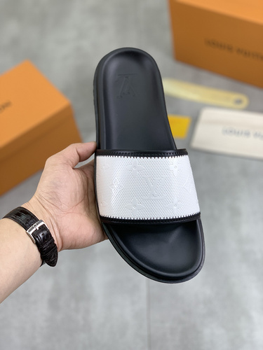 LV * Men's Code: 0327A90 Size: 39-44