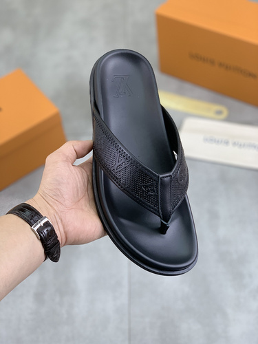 LV * Men's Code: 0327A90 Size: 39-44
