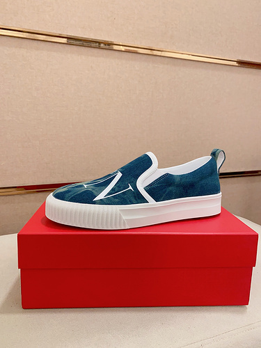 Valentino Men's Edition Code: 0321B30 Size: 39-44