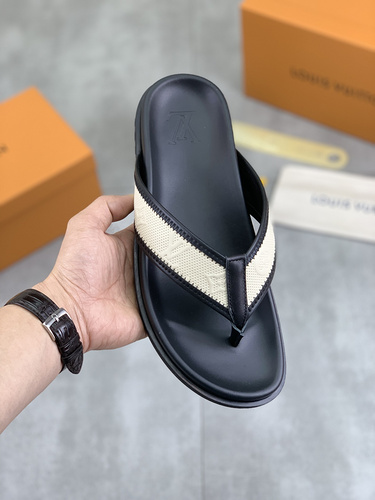 LV * Men's Code: 0327A90 Size: 39-44