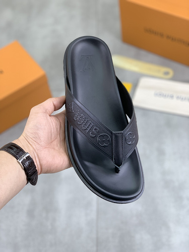 LV * Men's Code: 0327A90 Size: 39-44