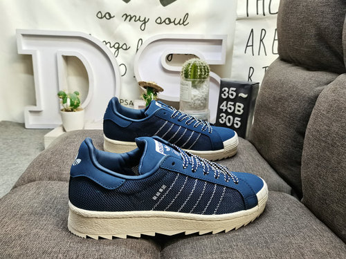 305DAdidas PNS SUPERSTAR IH3644 adopts a combination of suede and breathable mesh fabric upper mater