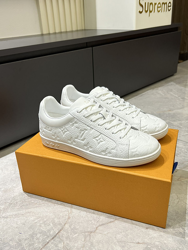 LV * Men's Code: 0318B Size: 38-44 (45 customized).