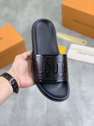 LV * Men's Code: 0327A90 Size: 39-44