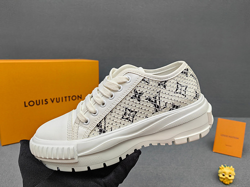 LV * Couple Style Code: 0323C90 Size: 35-45 (Female 34, Male 41, Order 46)