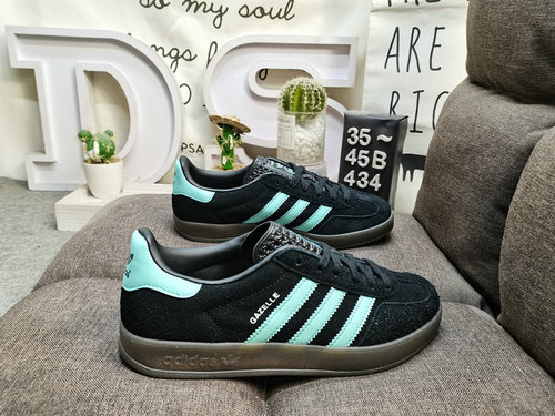 434D Adidas Gazelle Indoor JR7112 casual, wear-resistant, lightweight, low top board shoes. This Adi