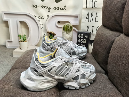 181DAdidas XLG Runner Deluxe JR9633 # Original last and paper version development version # Made of 
