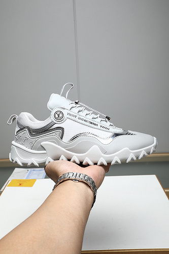 LV * Men's Code: 0326C00 Size: 40-44 (45,46 customized)