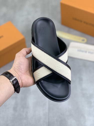 LV * Men's Code: 0327A90 Size: 39-44