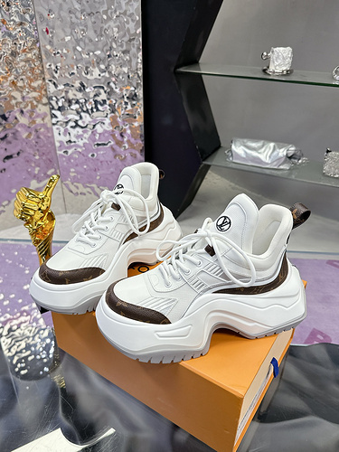 LV * Female Code: 0323D20 Size: Female 35-40