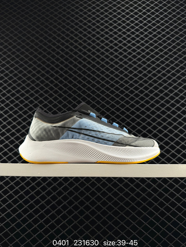 company level ✅ The Nike Zoom Fly 3 ultra light casual cushioned carbon plate running shoe is equipp