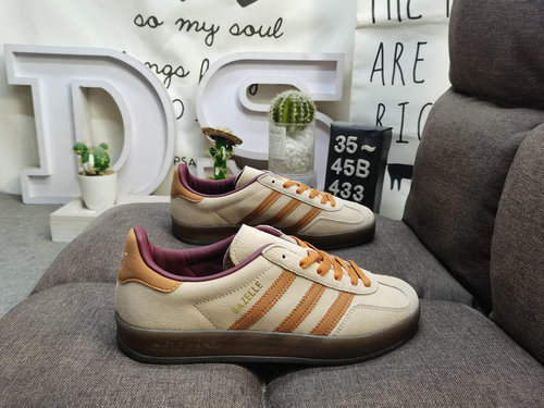 433D Adidas Gazelle Indoor JH5412 casual, wear-resistant, lightweight, low top board shoes. This Adi