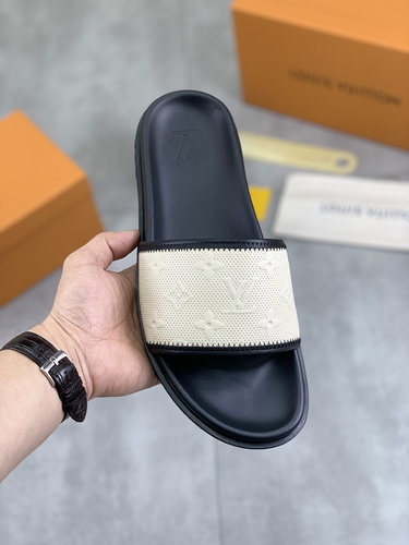 LV * Men's Code: 0327A90 Size: 39-44