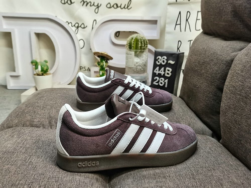 281DAdidas GAMETALKER JR8318 Adidas Clover Fashion Trendy Board Shoes Suede suede anti slip and wear