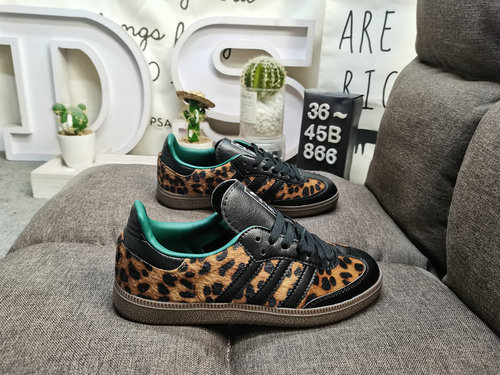 866DAdidas SAMBA OG W JI2735: The classic Originals in recent years are made of genuine suede leathe
