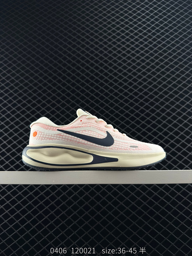 True label ✅ The Nike Journey Run running shoes use a new type of cushioning material with a slightl