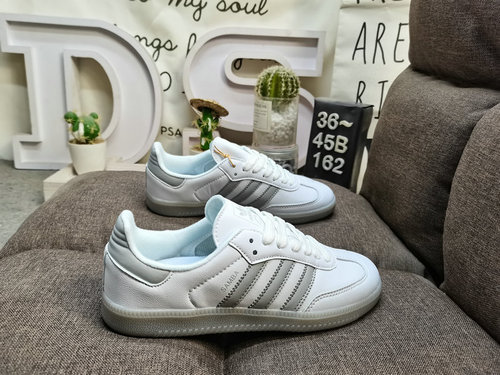 162DAdidas SAMBA OG JI3206's classic Originals in recent years are made of genuine suede leather, fe