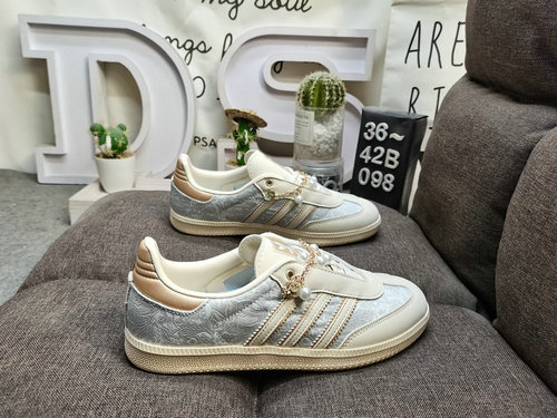 098DAdidas SAMBA OG JQ2616's classic Originals in recent years are made of genuine suede leather, fe