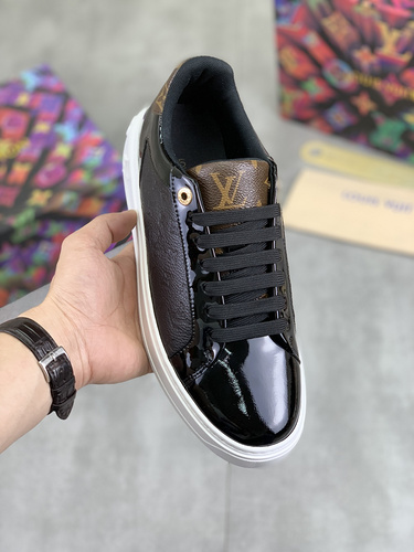 LV * Men's Code: 0413C00 Size: 38-44