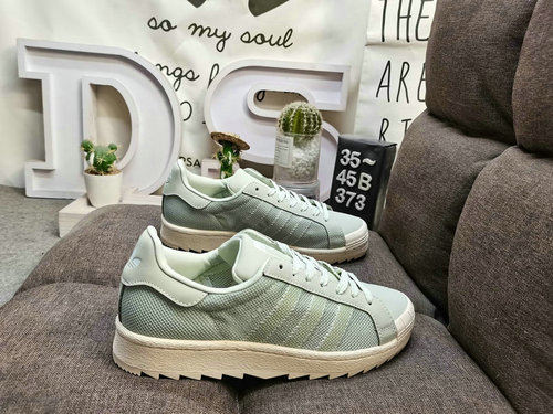 373DAdidas PNS SUPERSTAR IH3643 adopts a combination of suede and breathable mesh fabric upper mater
