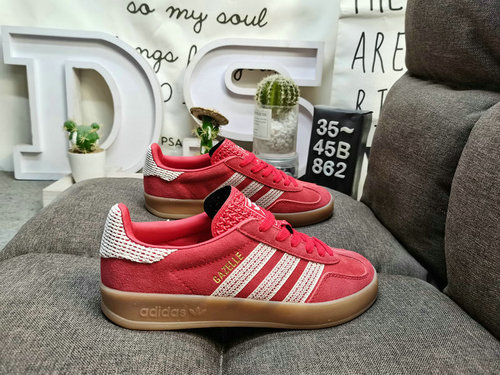 862D Adidas Gazelle Indoor JI26 casual, durable, lightweight, low top board shoes. This Adidas sport