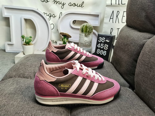 The 866D adidas SL 72 OG W JP5200 retro sports shoe series has become popular worldwide. Riding on t