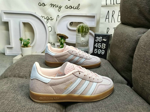 599D Adidas Gazelle Indoor casual, durable, lightweight, low top board shoes. This Adidas sports sho