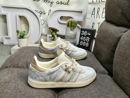 866DAdidas SAMBA OG JQ2616's classic Originals in recent years are made of original suede leather, w