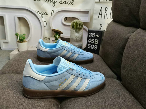 599D Adidas Gazelle Indoor casual, durable, lightweight, low top board shoes. This Adidas sports sho