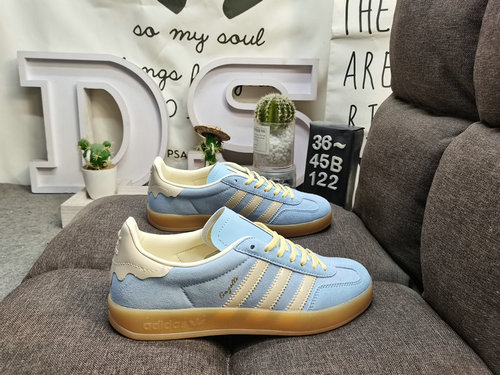 122D Adidas Gazelle Indoor JR29 casual, durable, lightweight, low top board shoes. This Adidas sport