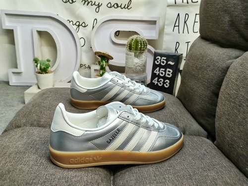 433D Adidas Gazelle Indoor casual, durable, lightweight, low top board shoes. This Adidas sports sho