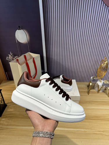 McQueen * couple code: 0514C40 Size: Female 34-41, Male 38-46 (Female size 34) 40.41, men's size 38.