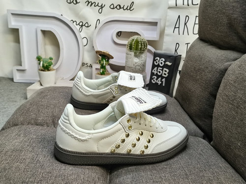 341DAdidas Originals Busenitz Vulc adidas' classic Originals in recent years are made of genuine sue