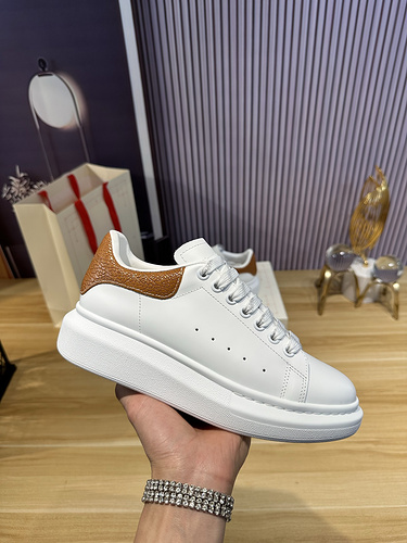 McQueen * couple code: 0514C40 Size: Female 34-41, Male 38-46 (Female size 34) 40.41, men's size 38.