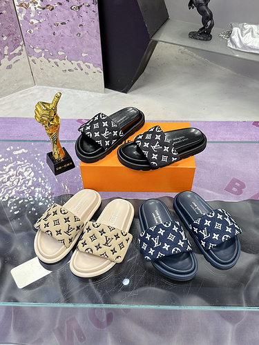 LV * Couple Style Code: 0514B Size: 35-45 (Female 40/41/42 Male 45 Customized)